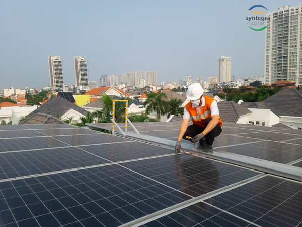Mô hình điện mặt trời phù hợp cho nhà phố 3 tầng tại TPHCM.