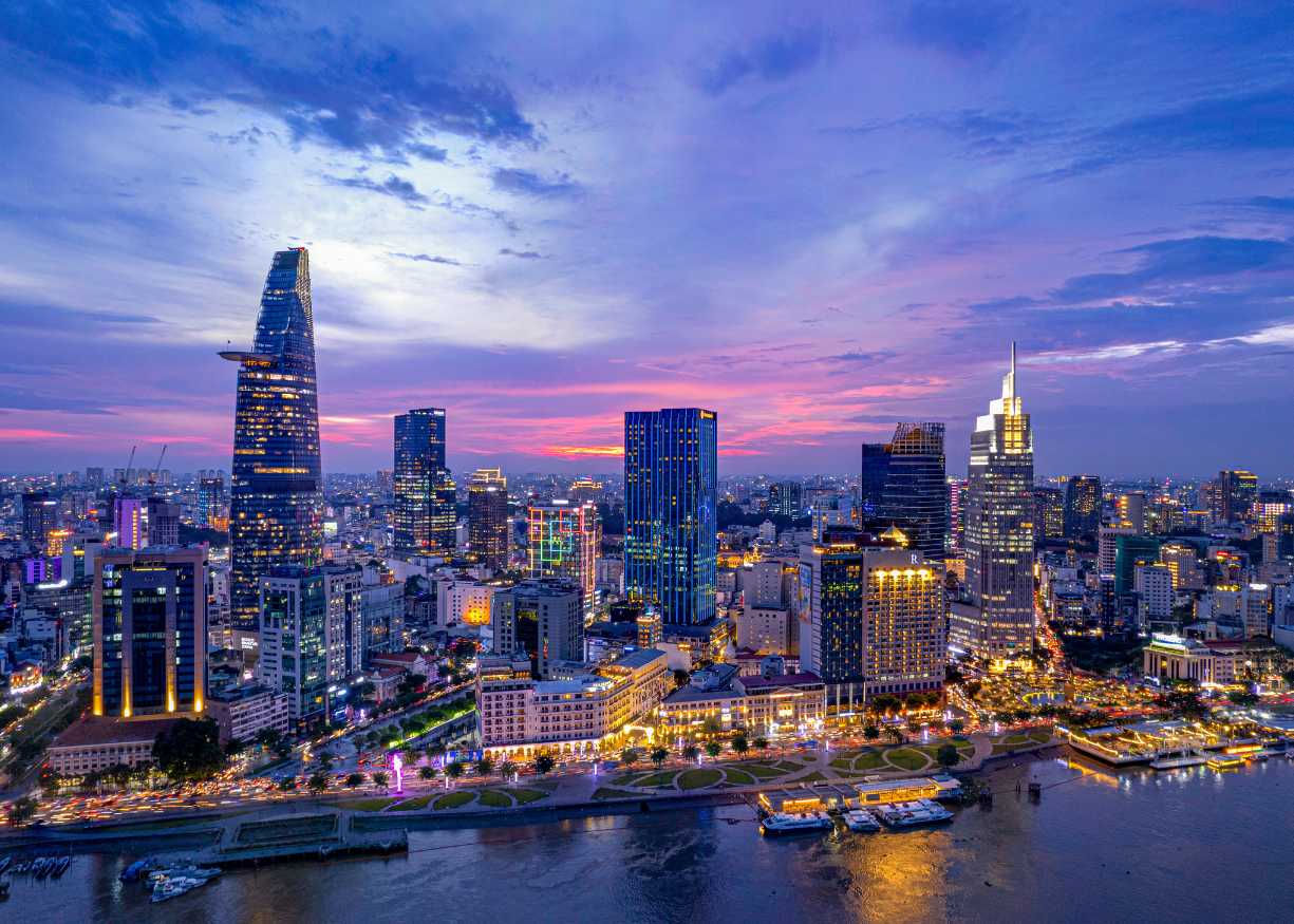 Khảo sát và bảo trì điện mặt trời cho tòa nhà cần quy trình an toàn, kỹ thuật và giám sát chặt chẽ.