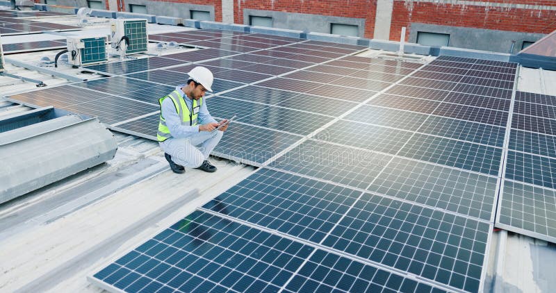 Khảo sát hệ thống điện mặt trời trên mái tại TPHCM trước khi triển khai.