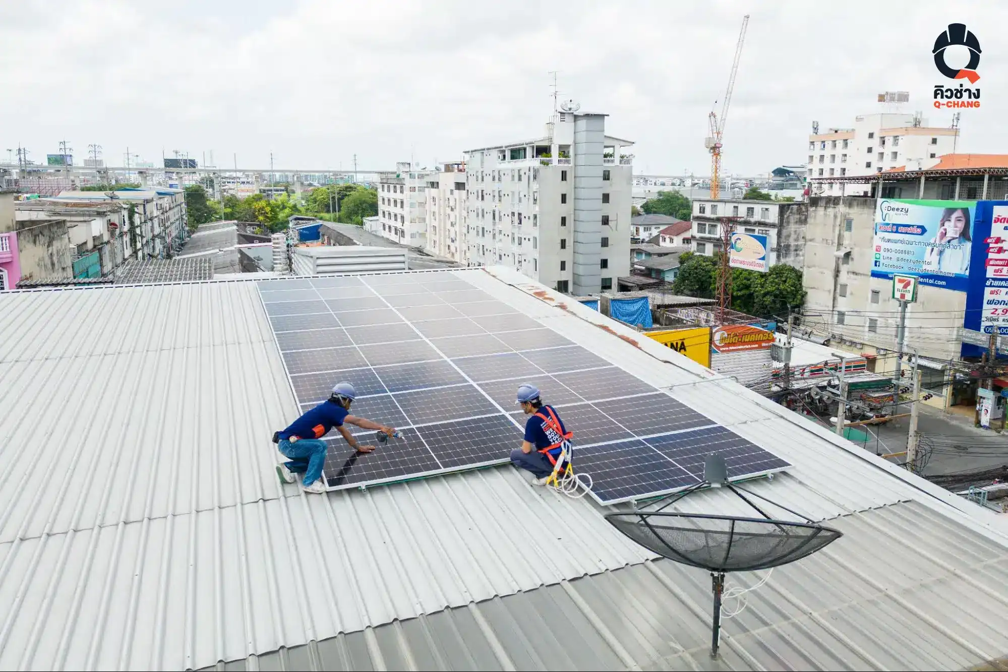 Hệ thống điện mặt trời nhà phố tại TP.HCM sử dụng inverter Huawei.