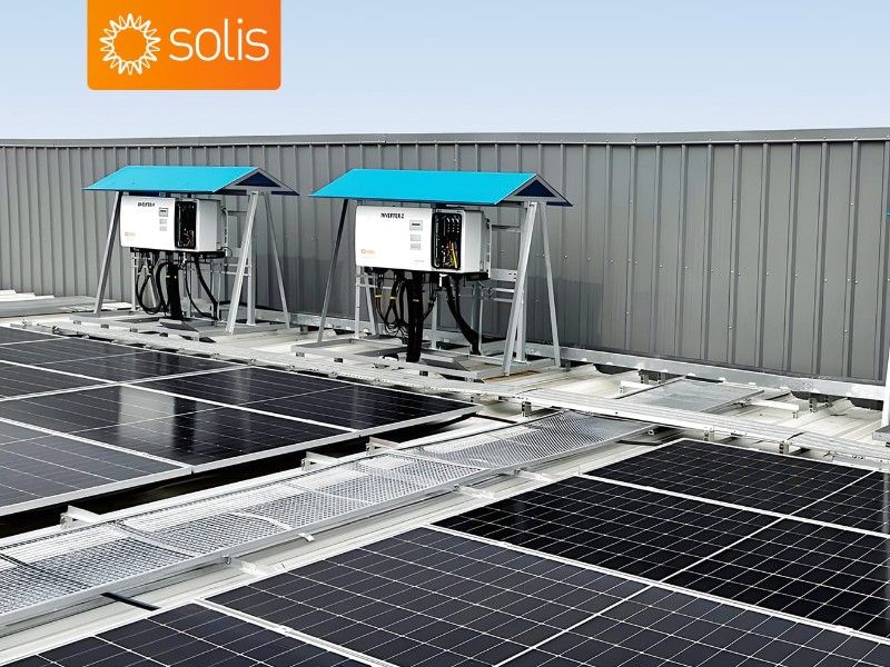 Giao diện giám sát inverter Solis giúp người dùng theo dõi sản lượng và trạng thái vận hành từ xa.